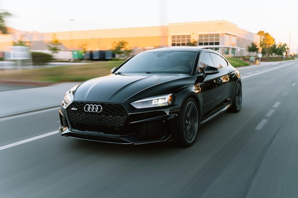 What are the origins of traditional British fish and chips?